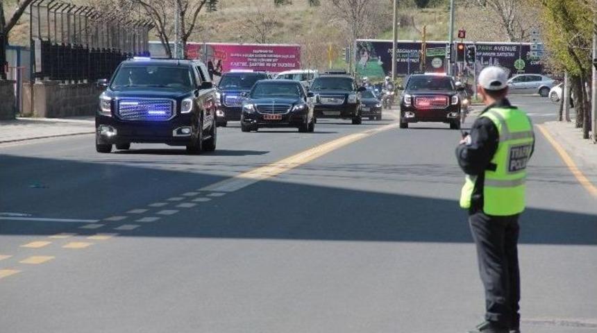 Başbakan Davutoğlu&rsquo;ndan Gata&rsquo;da Tedavi G&ouml;ren Askerlere Ziyaret