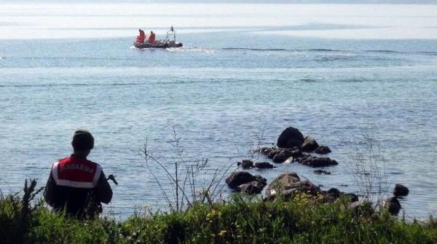 Erdek'te Tekne Alabora Oldu: 4 Kişi Kurtuldu, 1 Kişi Kayıp