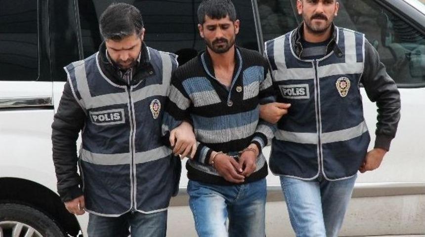 16 Yaşındaki &Uuml;vey Kardeşini T&uuml;fekle Vurdu