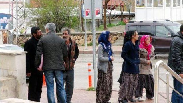 Üvey Kız Kardeşini Av Tüfeği Ile Vurup Yaraladı