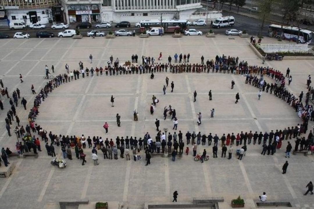 Bu Halaylar &rsquo;barış&rsquo; İ&ccedil;in