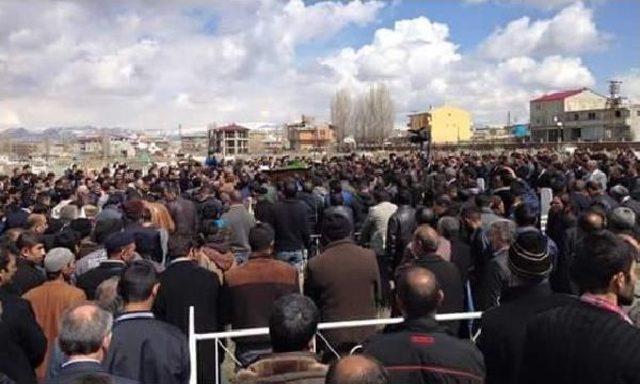 Ağrı'da Pkk Ile Çatışmada Yaralanan 4 Asker Ankara'ya Sevk Edildi, Ölen Hdp'li Toprağa Verildi