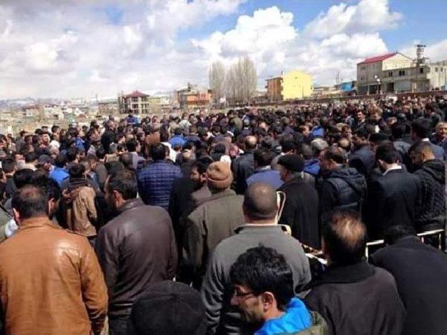 Ağrı'da Pkk Ile Çatışmada Yaralanan 4 Asker Ankara'ya Sevk Edildi, Ölen Hdp'li Toprağa Verildi