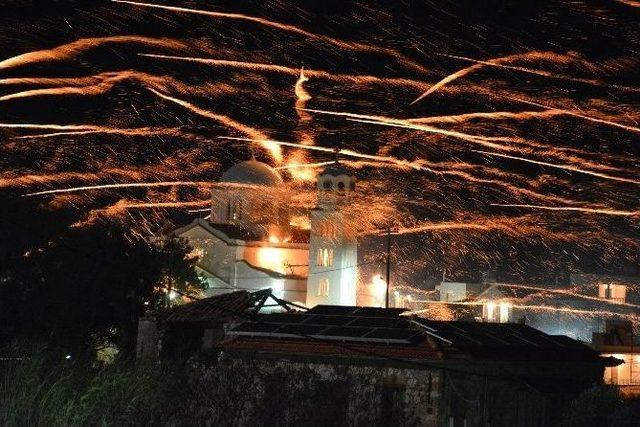 Roket Savaşı Gökyüzünü Sarıya Boyadı