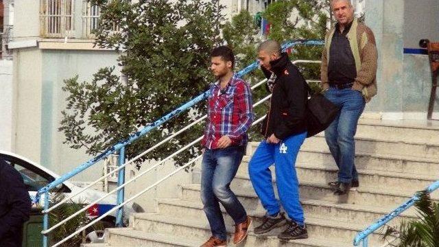 Sınırda Yakalanan İngiliz Siyasetçinin Oğlu Ülkesine Gönderildi