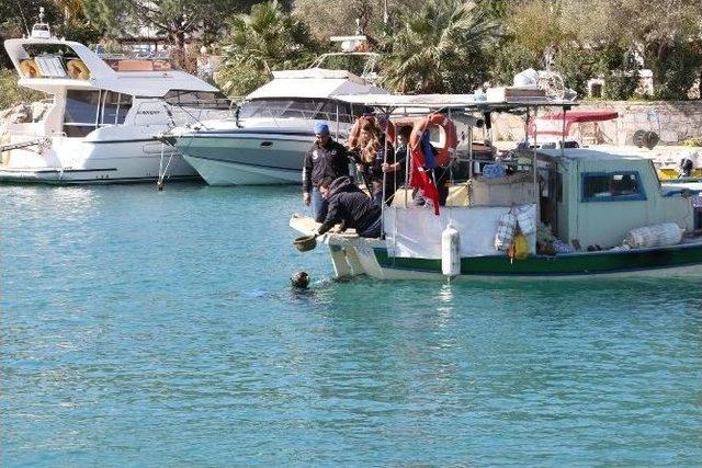 Denizden Tonlarca Çöp Çıktı