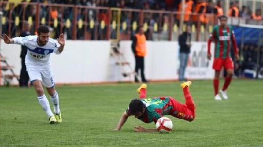 Diyarbakır B&uuml;y&uuml;kşehir Belediyespor-G&ouml;lbaşıspor: 3-0