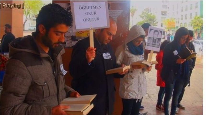 &Ouml;ğretmen Halil Serkan &Ouml;z Anısına Kitap Okunarak Eylem Yapıldı