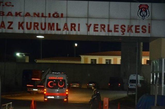 Kandıra Cezaevi’nde 3 Mahkum İsyan Çıkarıp, Koğuştaki Yatakları Ateşe Verdi