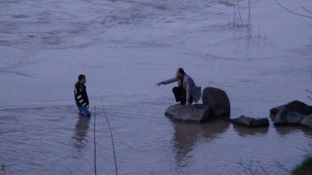 (özel Haber) Bunalıma Giren Genç İntihar Etmek İstedi