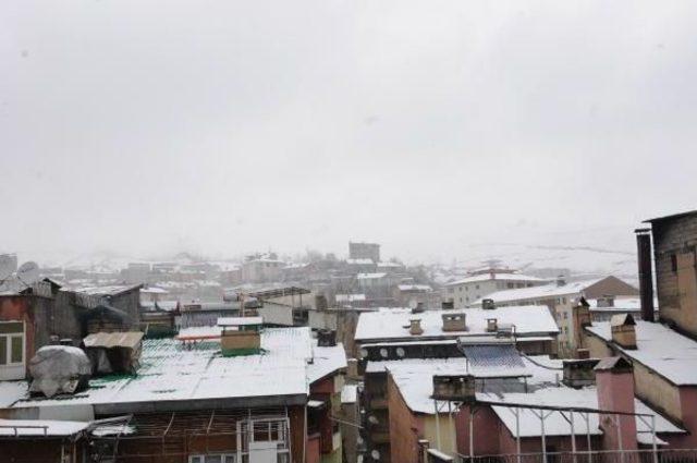 Hakkari Ve Bitlis Ahlat ta Nisan Karı 2