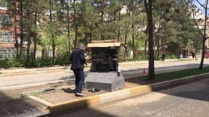 Okkan&rsquo;ın Şehit Edildiği Yere Anıt Dikildi