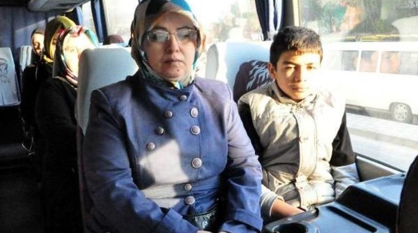 Madenci Yakınları Soma Davası I&ccedil;in Otob&uuml;slerle Akhisar'a Gitti