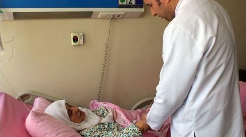 N&ouml;roloji Uzmanı Dr. Yaşar: "parkinson Sinsi İlerleyen Bir Hastalık"