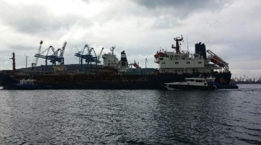 Aliağa A&ccedil;ıklarındaki Gemide 552 Bin Tl Değerinde Ka&ccedil;ak Akaryakıt Ele Ge&ccedil;irildi