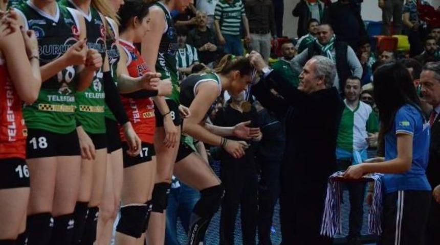 Bursa B&uuml;y&uuml;kşehirli Voleybolcular T&uuml;rkiye&rsquo;Nin Gururu