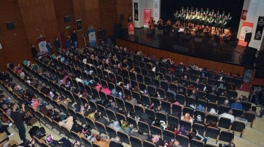 &ldquo;alem Sana Hayran&rdquo; Konseri İzleyenleri B&uuml;y&uuml;ledi