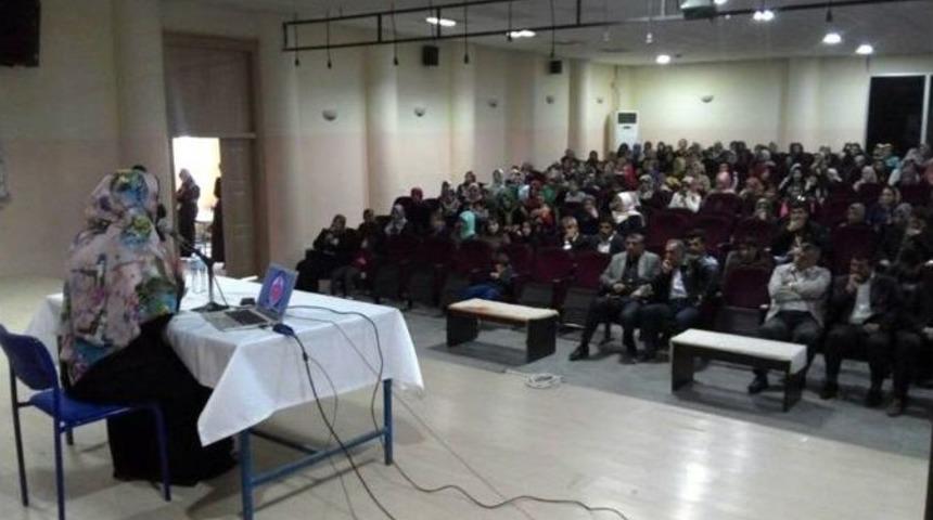 Midyat&rsquo;ta, &lsquo;aile Yuvamızı Cennete D&ouml;n&uuml;şt&uuml;rme&rsquo; Konferansı D&uuml;zenlendi
