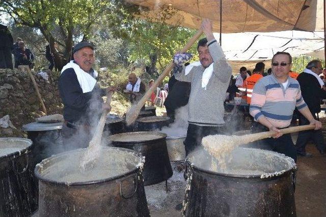 Kuyucak’ta Arap Dede Hayrı Dular Eşliğinde Gerçekleşti 1