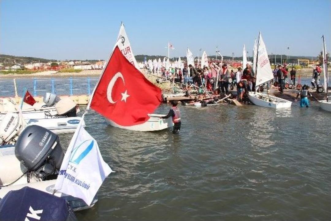 İzmir&rsquo;de Yelken Ş&ouml;leni