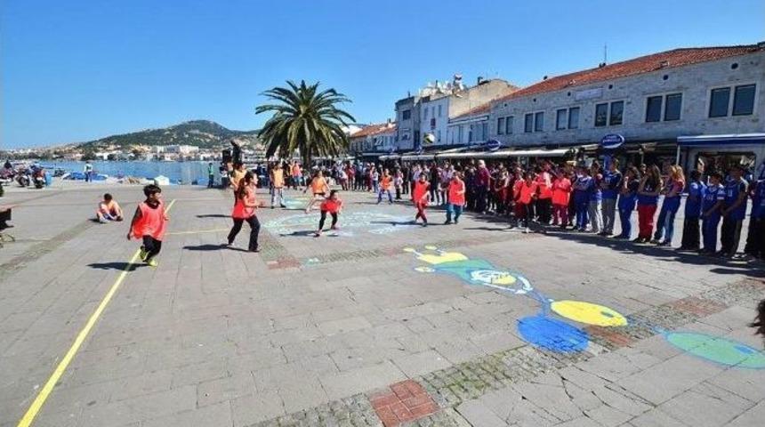 Fo&ccedil;a&rsquo;da &Ccedil;ocuk Şenlikleri Başladı