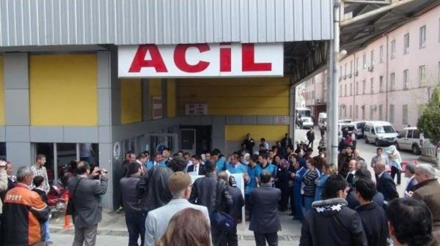 Gaziantep&rsquo;Te Sağlık&ccedil;ılar Hemşireye Saldırıyı Protesto Etti