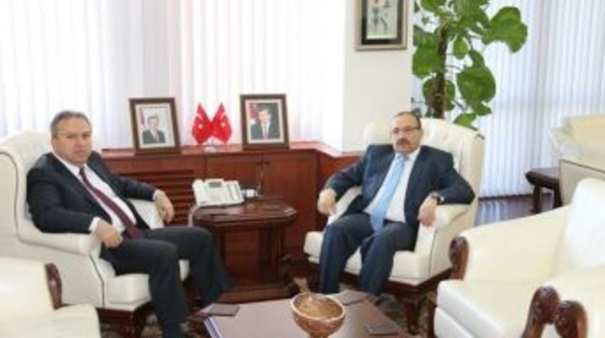 Ustaoğlu, Vali Fidan&rsquo;ı Ziyaret Etti