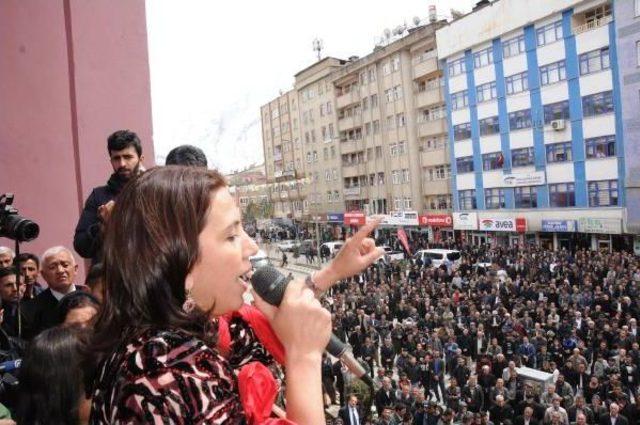 Hakkari'de Hdp'li Adayları Tanıtıldı