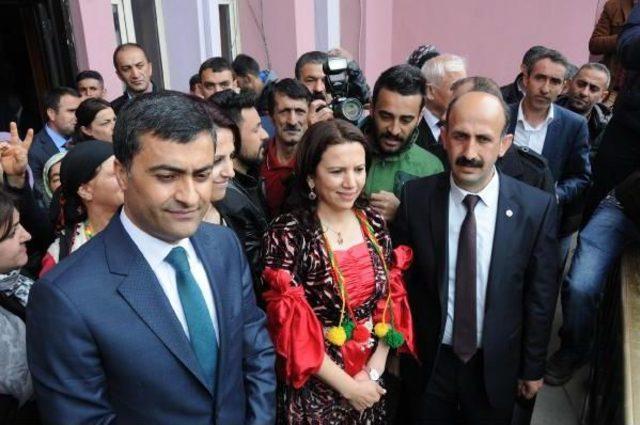 Hakkari'de Hdp'li Adayları Tanıtıldı