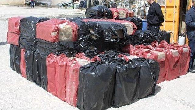 Gaziantep’te 230 Bin Paket Kaçak Sigara Ele Geçirildi