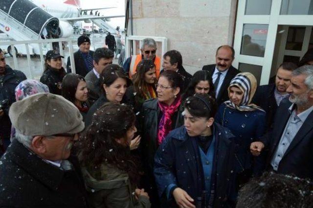 Hdp'li Buldan, Başbakan Ve Akdoğan'ı Ağrı'ya Davet Etti