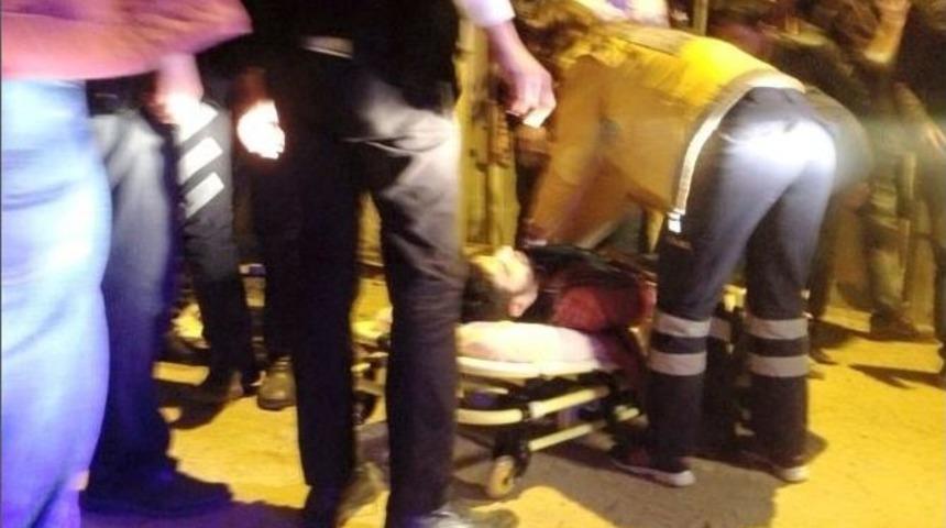 &Uuml;niversite &Ouml;ğrencilerinin Kız Kavgası Kanlı Bitti