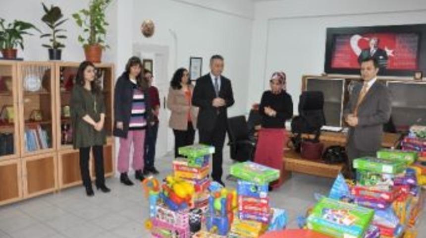Yerk&ouml;y&rsquo;de Anasınıflarına Oyuncak Dağıtıldı