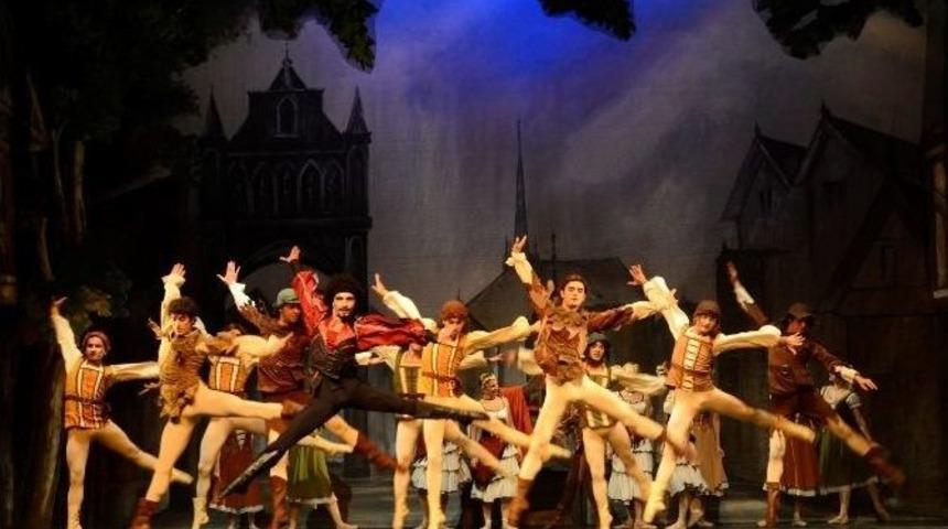 Mdob, &rsquo;notre Dame&rsquo;ın Kamburu&rsquo; Balesini Son Kez Sahleyecek