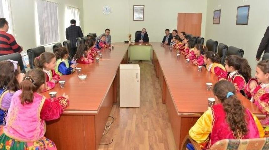 Tuşba Belediyesi&rsquo;nin Şampiyon Minikleri Van&rsquo;a D&ouml;nd&uuml;