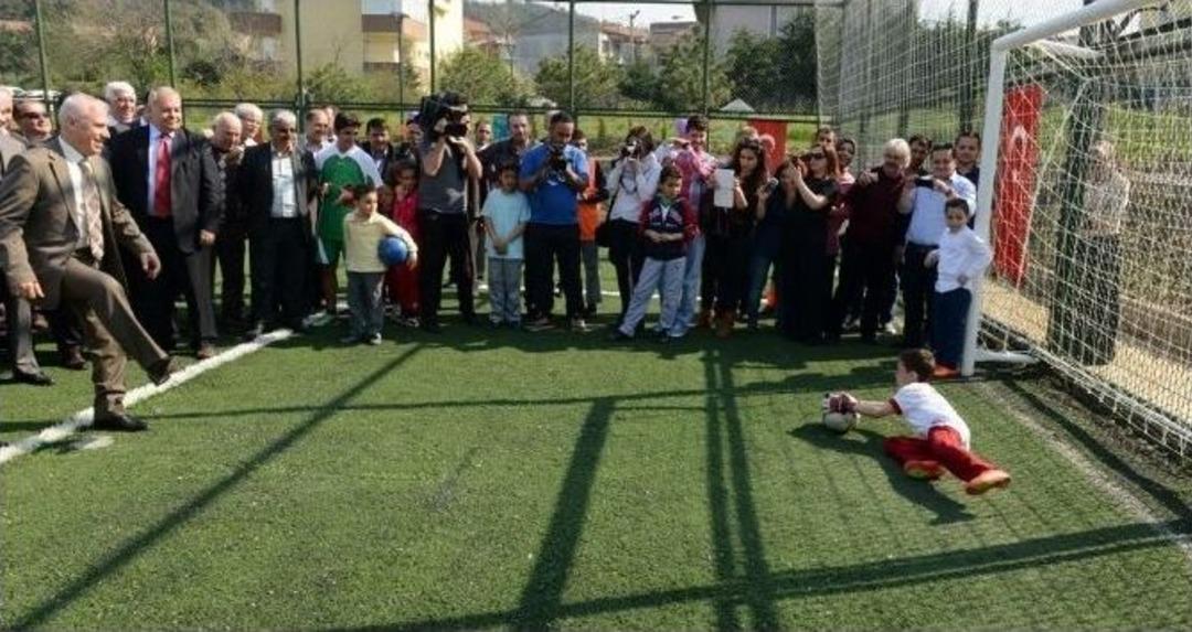 Nil&uuml;fer&rsquo;de Spor Tesisi Olmayan Mahalle Kalmayacak