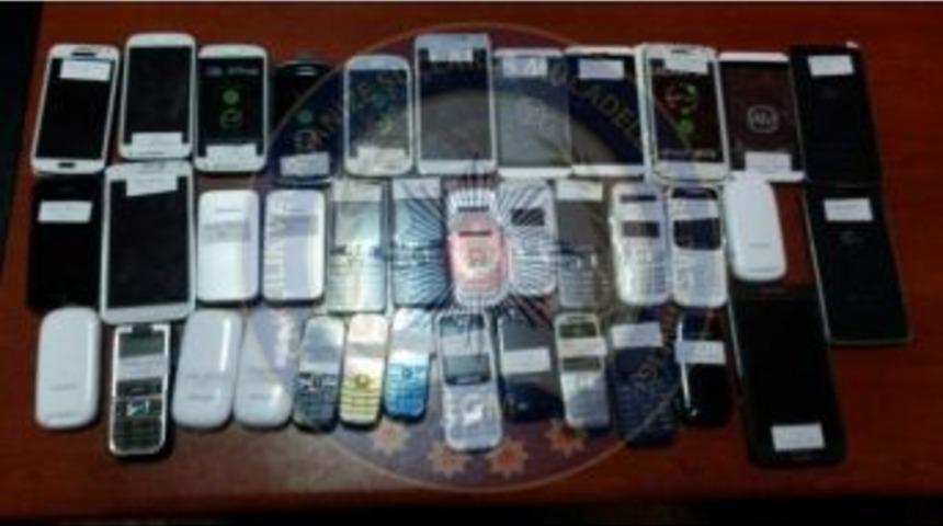 Polisten 4 İşyerine Eş Zamanlı &ldquo;g&uuml;mr&uuml;k Ka&ccedil;ağı Cep Telefonu&rdquo; Baskını