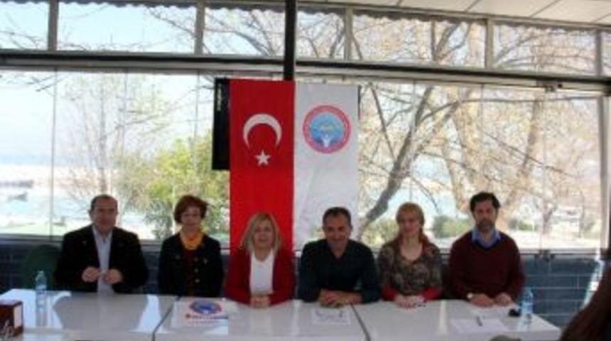 Eğitim-iş&rsquo;ten "haysiyet Anıtı"nın İntiharı &Ouml;zendireceği Uyarısı