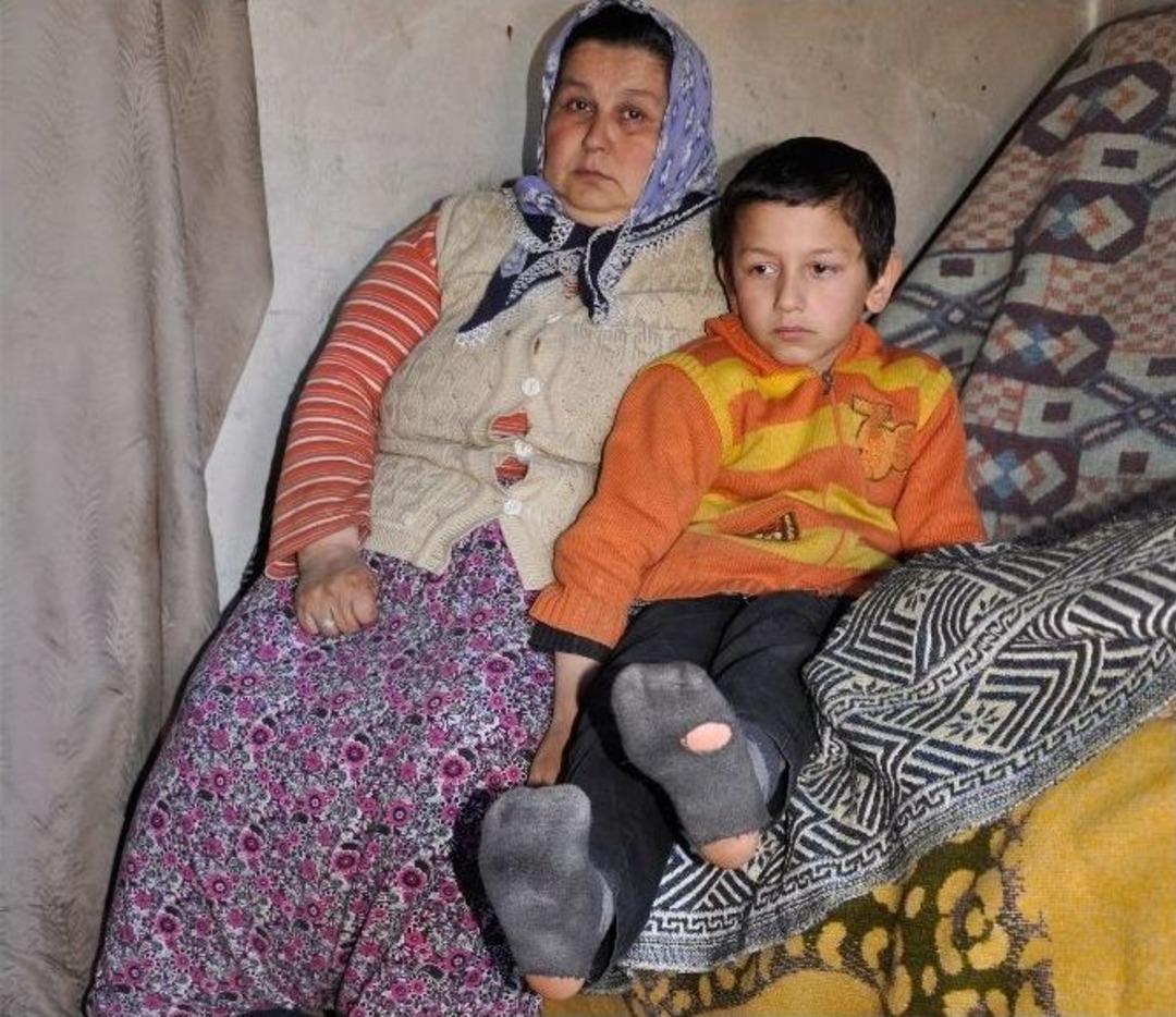 (&ouml;zel Haber) İhtiya&ccedil; Sahibi Aile Yardım Bekliyor