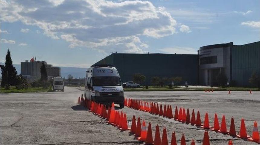 Ambulans S&uuml;r&uuml;ş Teknikleri Eğitimi Aldılar