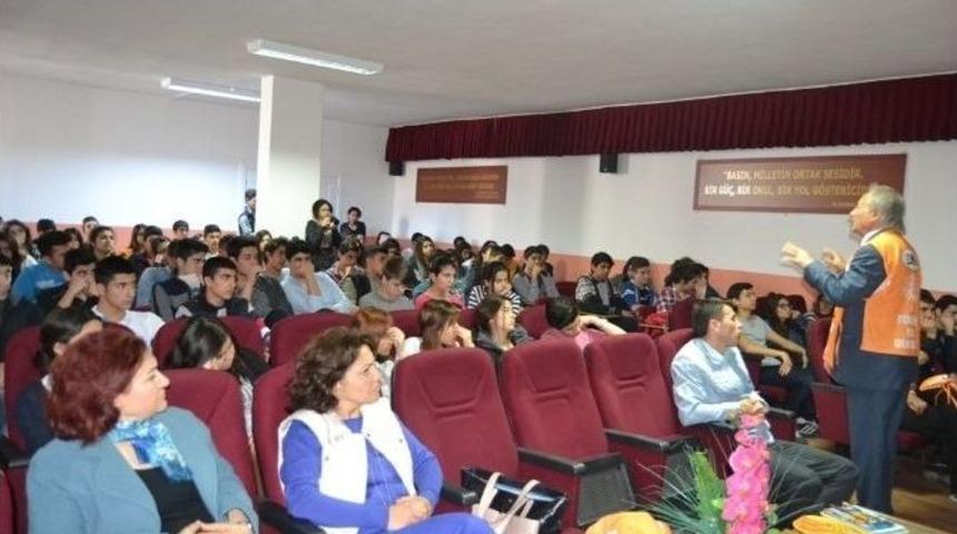 Adana Ge&ccedil;lik Merkezi Tarafından Ağa&ccedil; Dikme Etkinliği