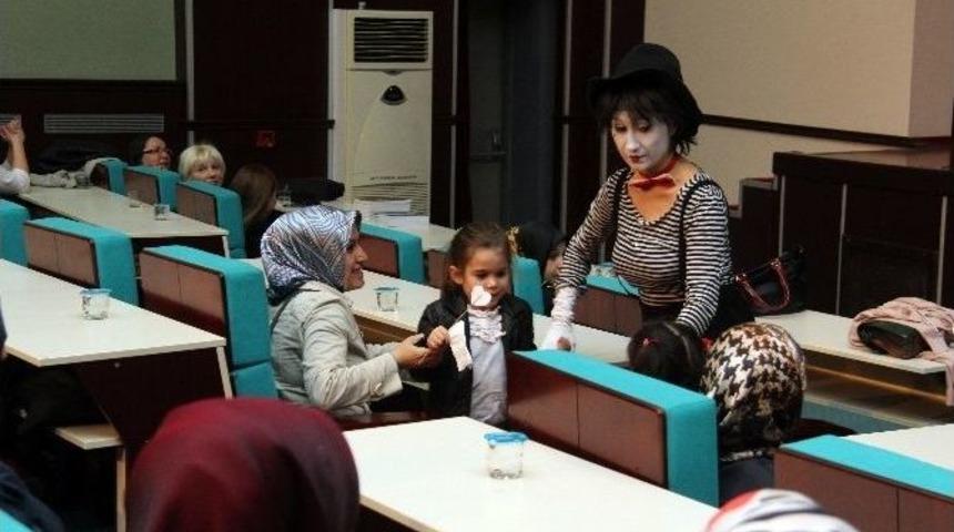 Psikolog Aybeg&uuml;l Dedebaş: &ldquo;otizmde İletişim &Ccedil;ok &Ouml;nemli&rdquo;