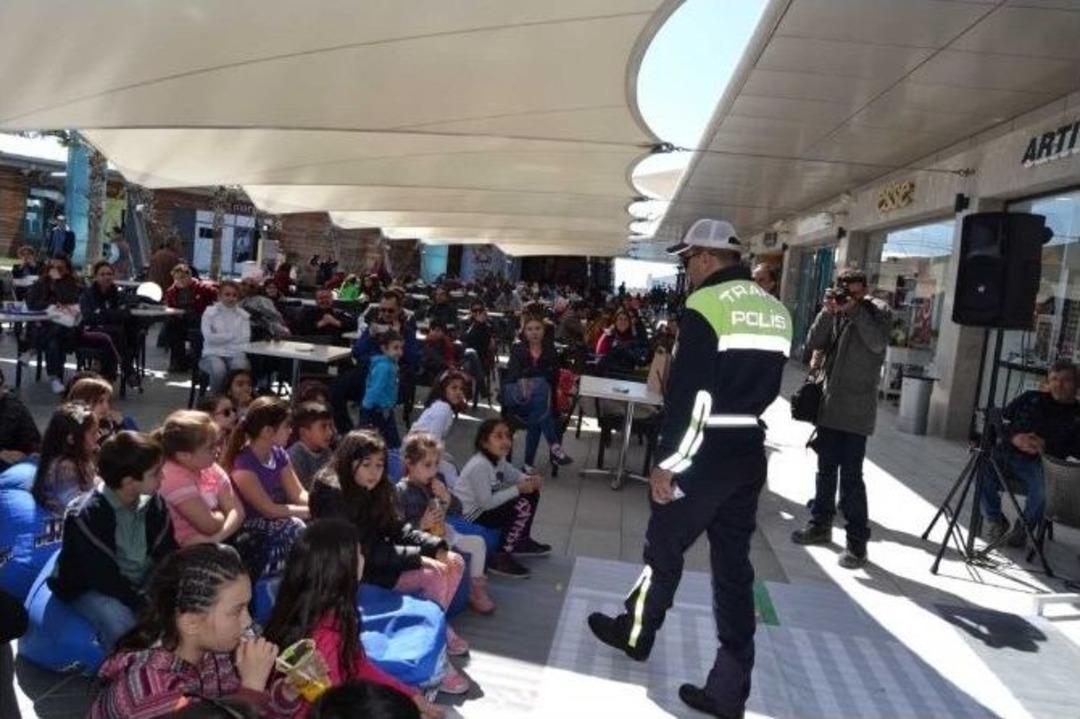 Kuşadası&rsquo;nın Trafik Dedektifleri