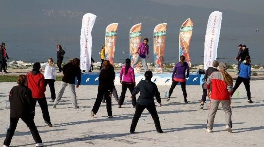 Karşıyaka&rsquo;da Sabah Sporuna Yoğun İlgi