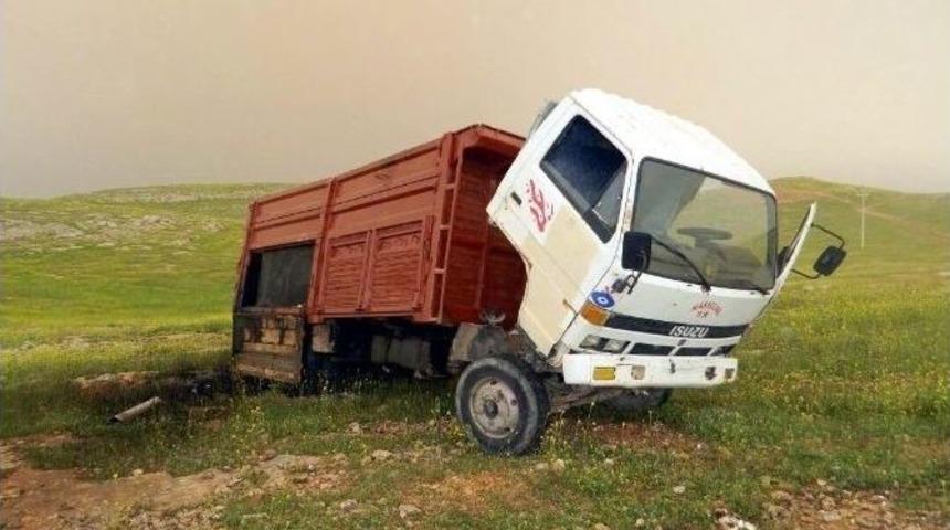 Şanlıurfa&rsquo;da Bir Kamyonda 10 Bin Litre Ka&ccedil;ak Akaryakıt Bulundu