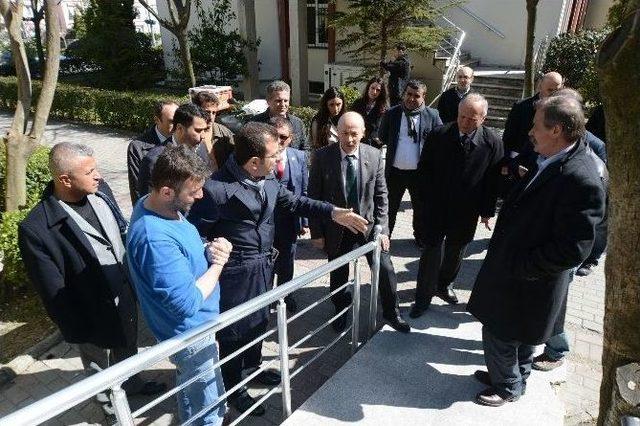 Başkan İmamoğlu, İhlas Marmara Evleri 1’inci Kısmı Ziyaret Etti