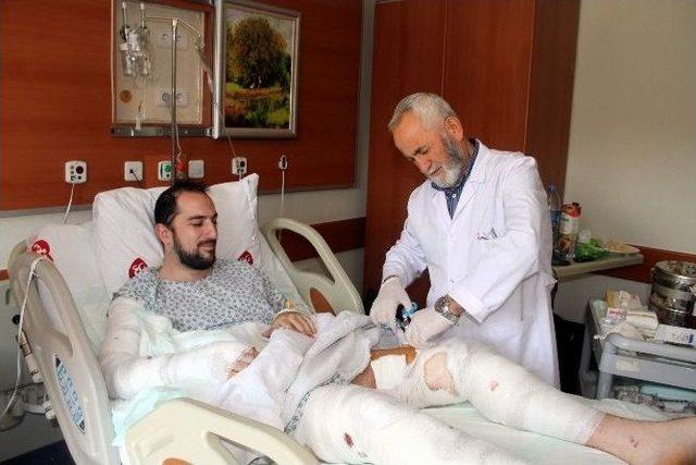 İngiliz Turist K&ouml;peklerin Saldırısına Uğradı 1