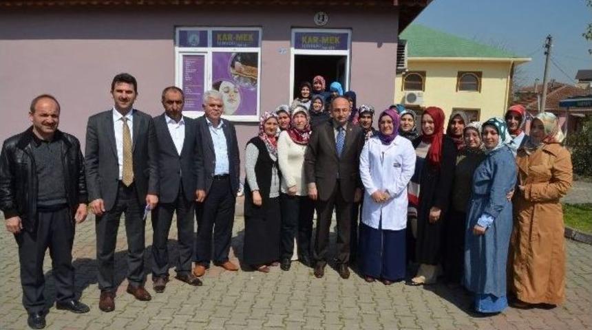 &Uuml;z&uuml;lmez, Karmek Kurslarına Makine Hadiye Etti