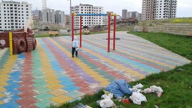 Rte Parkı Çöpten Geçilmiyor