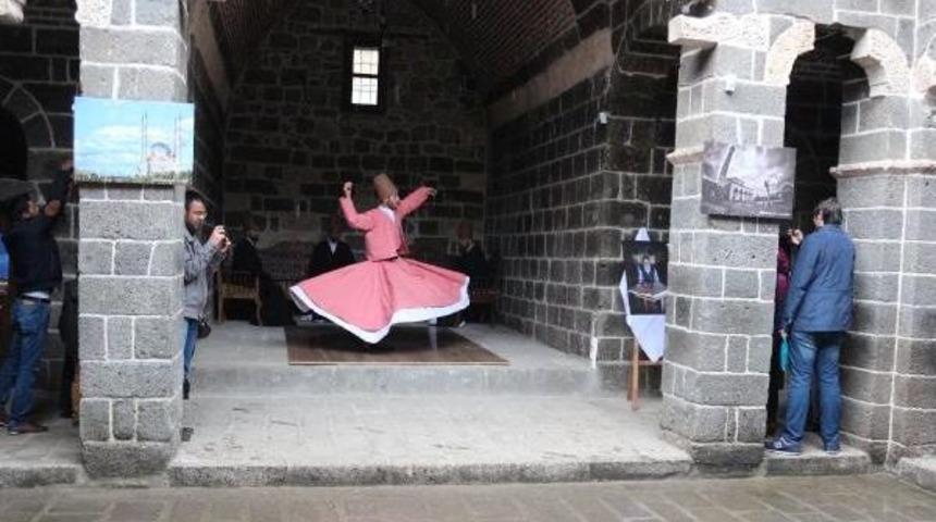 'inan&ccedil;' Konulu Sergi, Semazen G&ouml;sterisi Ile A&ccedil;ıldı